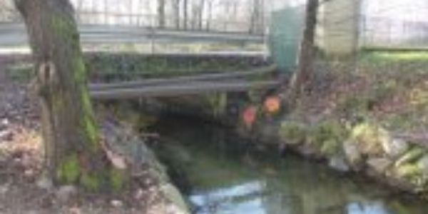 Il ponte oggetto di adeguamento a Senna Comasco Il ponte oggetto di adeguamento a Senna Comasco